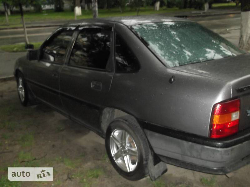 Седан Opel Vectra 1989 в Киеве