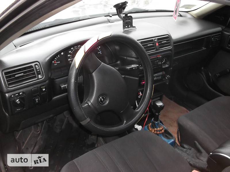 Седан Opel Vectra 1989 в Киеве
