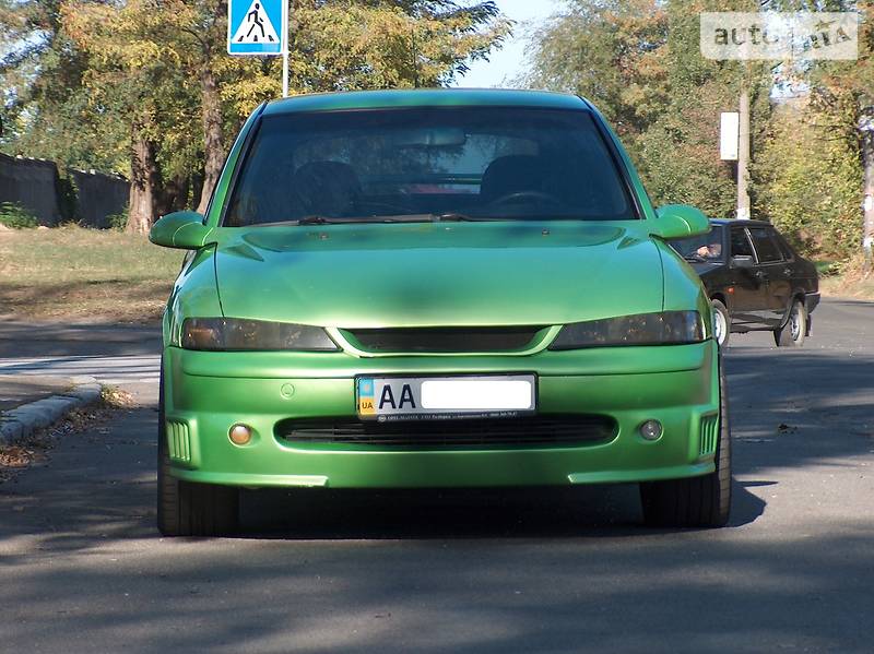 Хэтчбек Opel Vectra 1996 в Киеве