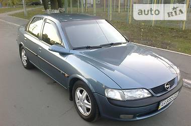 Седан Opel Vectra 1998 в Киеве