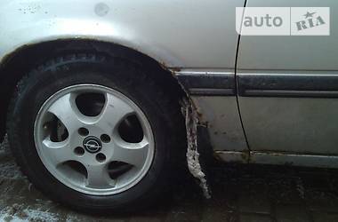 Седан Opel Vectra 1990 в 
