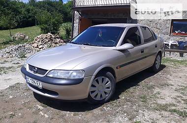 Седан Opel Vectra 1998 в Яремче