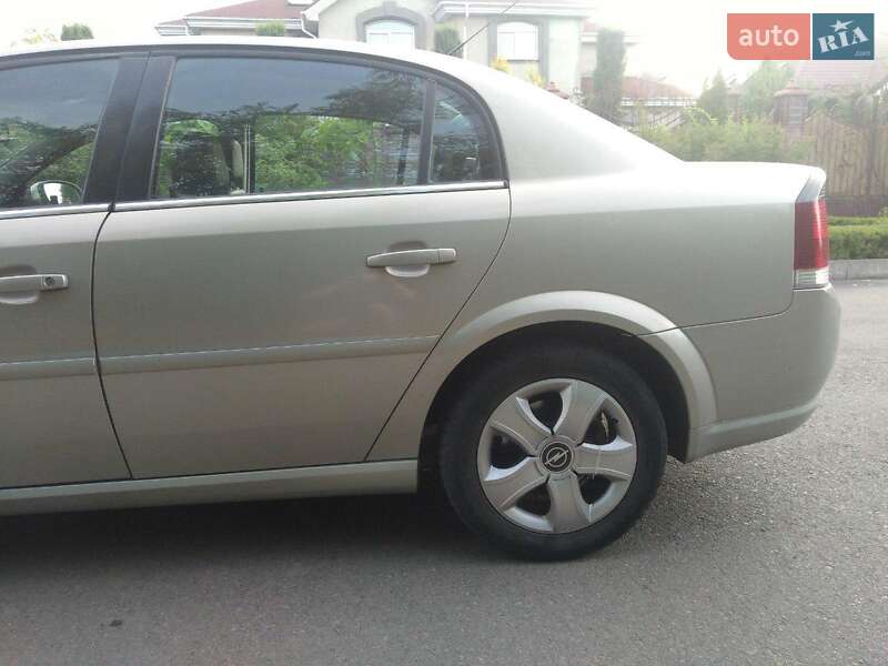 Седан Opel Vectra 2008 в Ровно