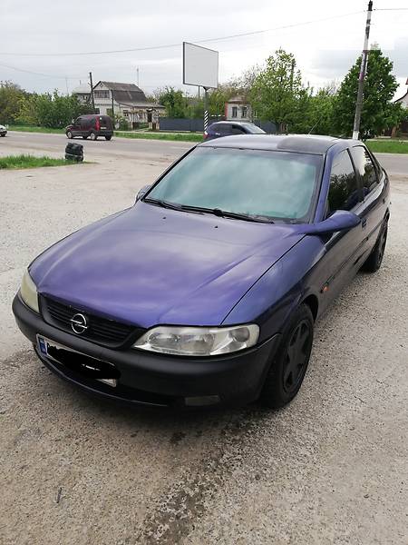 Хетчбек Opel Vectra 1996 в 