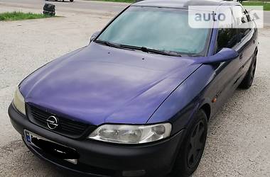 Хетчбек Opel Vectra 1996 в 