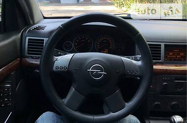 Седан Opel Vectra 2004 в 
