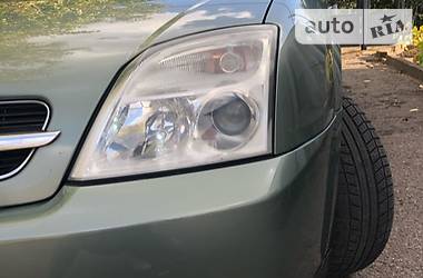 Седан Opel Vectra 2004 в 