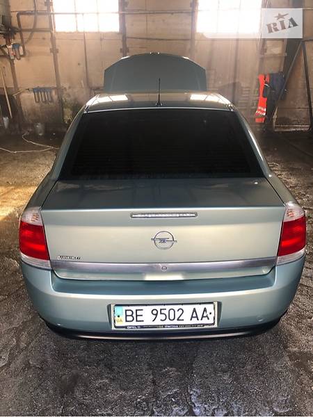 Седан Opel Vectra 2004 в Врадиевке