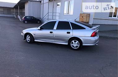 Хетчбек Opel Vectra 2002 в Хусті