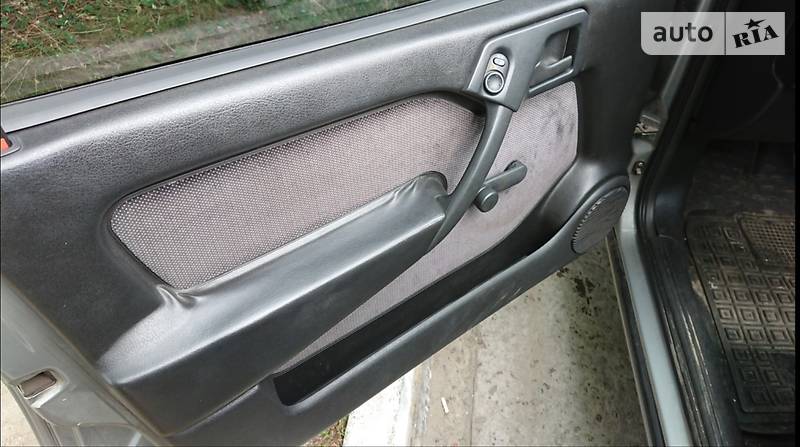 Седан Opel Vectra 1990 в Каневі