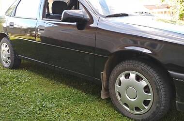 Седан Opel Vectra 1990 в 
