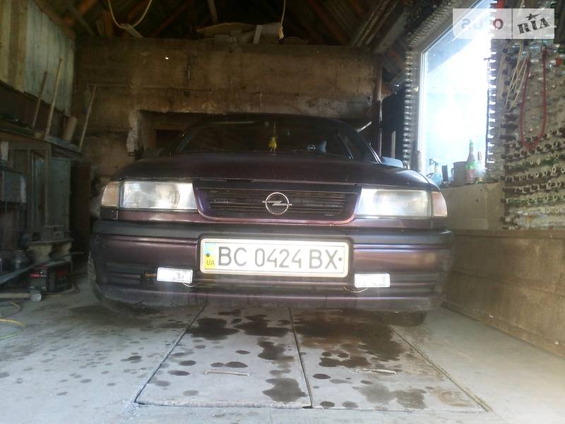 Седан Opel Vectra 1993 в Николаеве