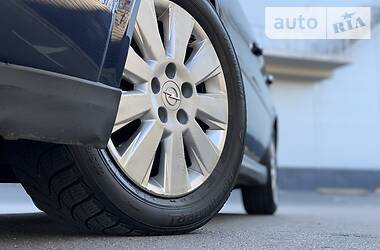 Седан Opel Vectra 2004 в 