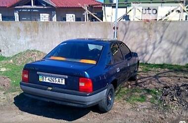 Седан Opel Vectra 1990 в Каховці