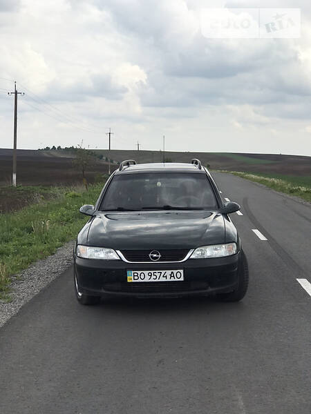 Універсал Opel Vectra 1998 в Івано-Франківську