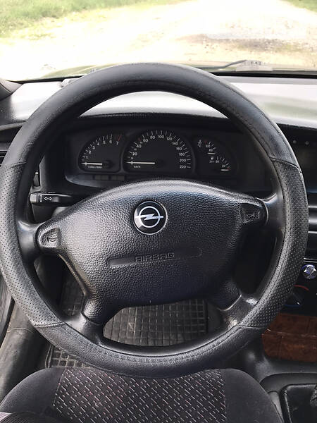 Універсал Opel Vectra 1998 в Івано-Франківську