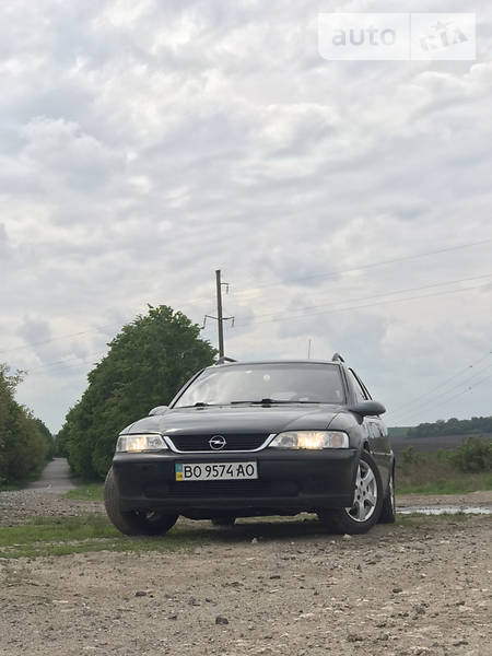 Універсал Opel Vectra 1998 в Івано-Франківську