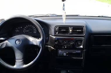 Седан Opel Vectra 1993 в Косове