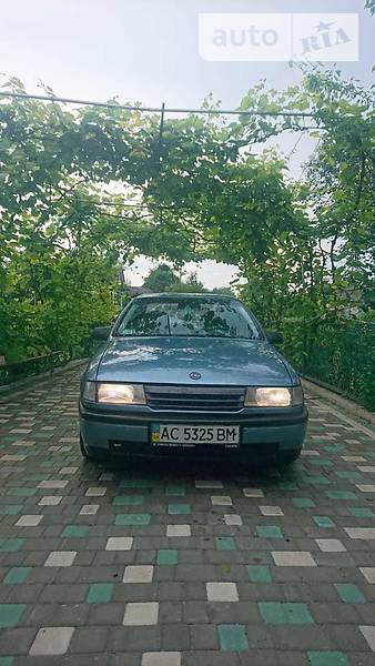 Седан Opel Vectra 1990 в Горохове