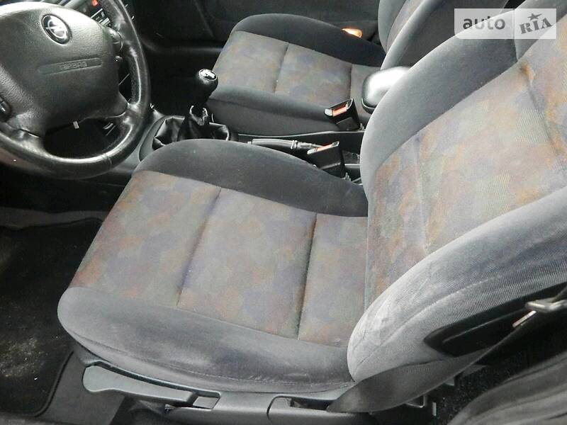 Седан Opel Vectra 2000 в Сарнах