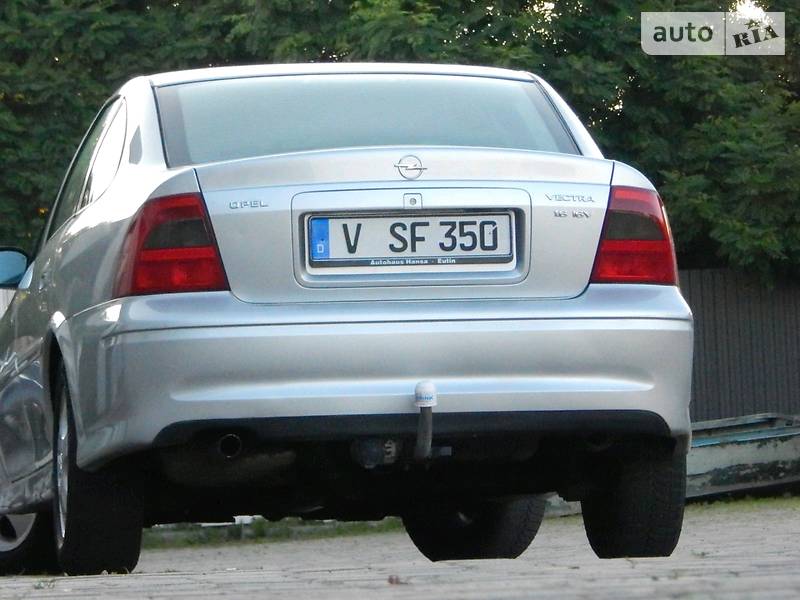 Седан Opel Vectra 2000 в Сарнах