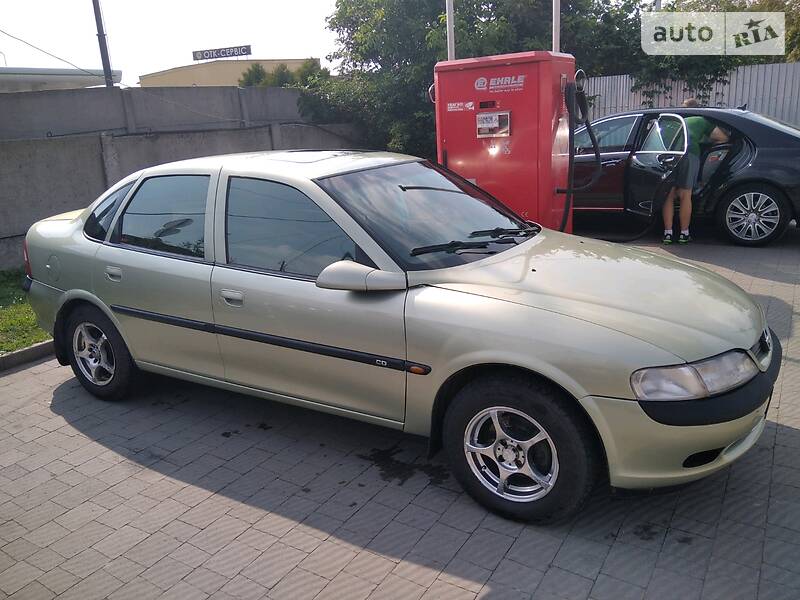 Седан Opel Vectra 1996 в 