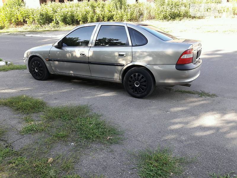 Седан Opel Vectra 1996 в Переяславі