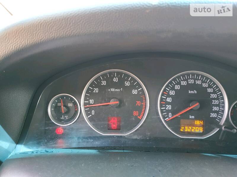 Седан Opel Vectra 2004 в Рівному