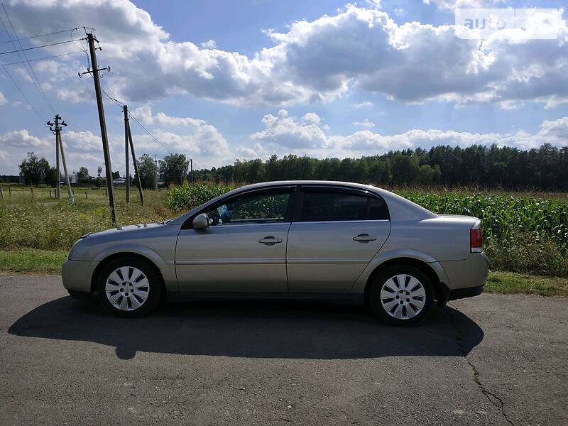 Седан Opel Vectra 2004 в Рівному