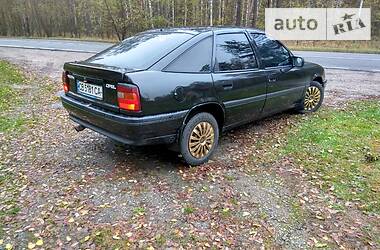 Хэтчбек Opel Vectra 1991 в Городне