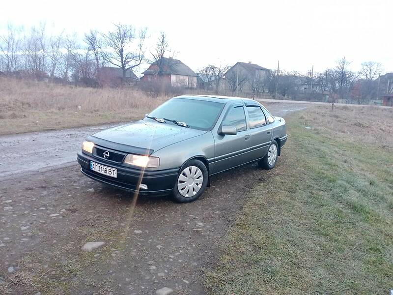 Седан Opel Vectra 1990 в Ивано-Франковске