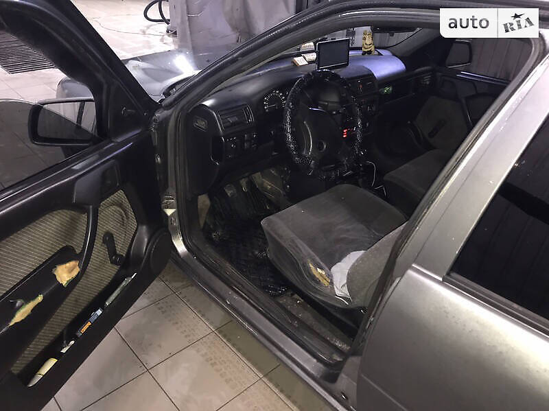 Седан Opel Vectra 1991 в Новояворовске фото 7 Седан Opel Vectra 1991 в Новояворовске