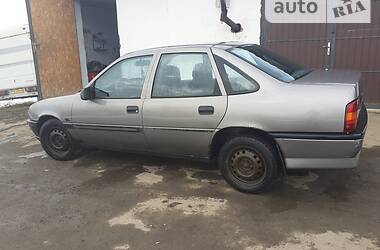 Седан Opel Vectra 1990 в Тлумаче