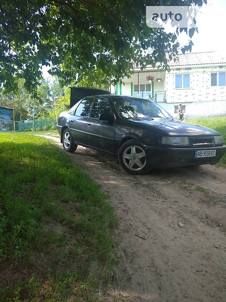 Седан Opel Vectra 1992 в Бару