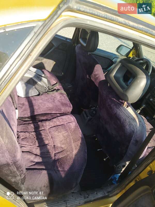 Седан Opel Vectra 1990 в Львове