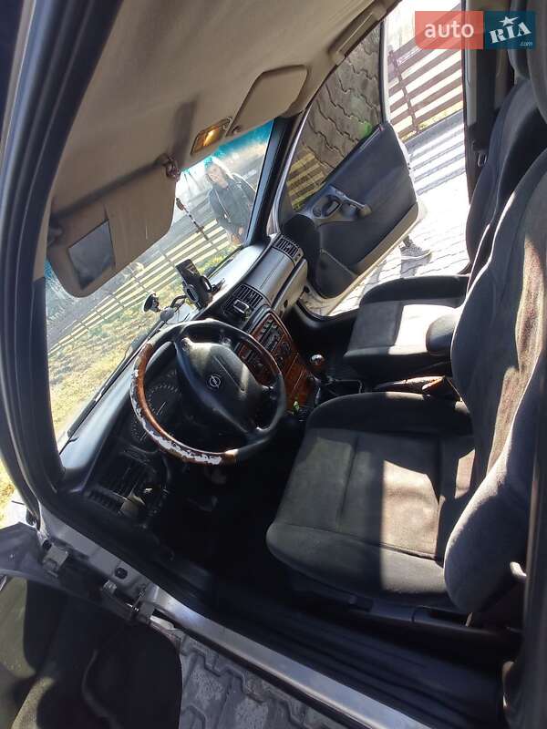 Седан Opel Vectra 1998 в Самборі