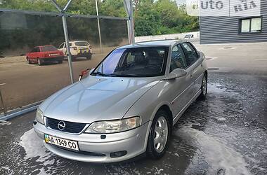 Седан Opel Vectra 2000 в Киеве