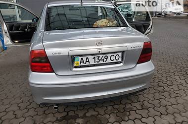 Седан Opel Vectra 2000 в Киеве