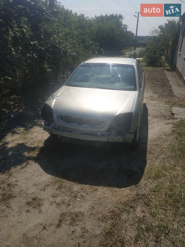Седан Opel Vectra 2003 в Краснограді