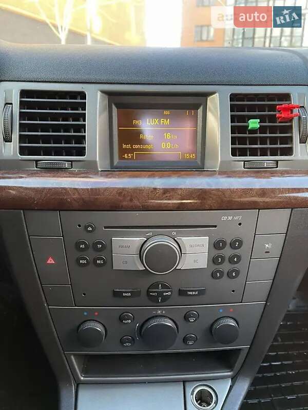 Седан Opel Vectra 2004 в Ивано-Франковске