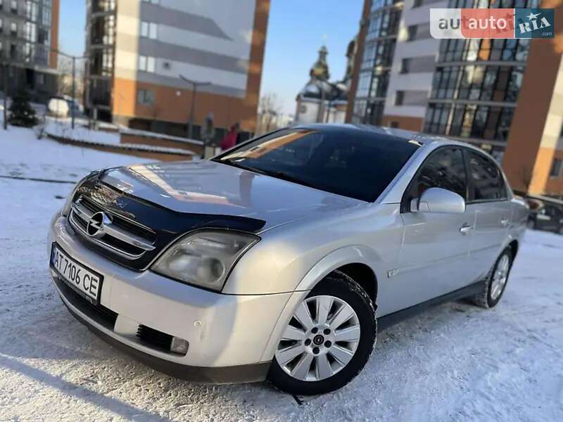 Седан Opel Vectra 2004 в Ивано-Франковске
