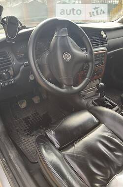 Хэтчбек Opel Vectra 2000 в 