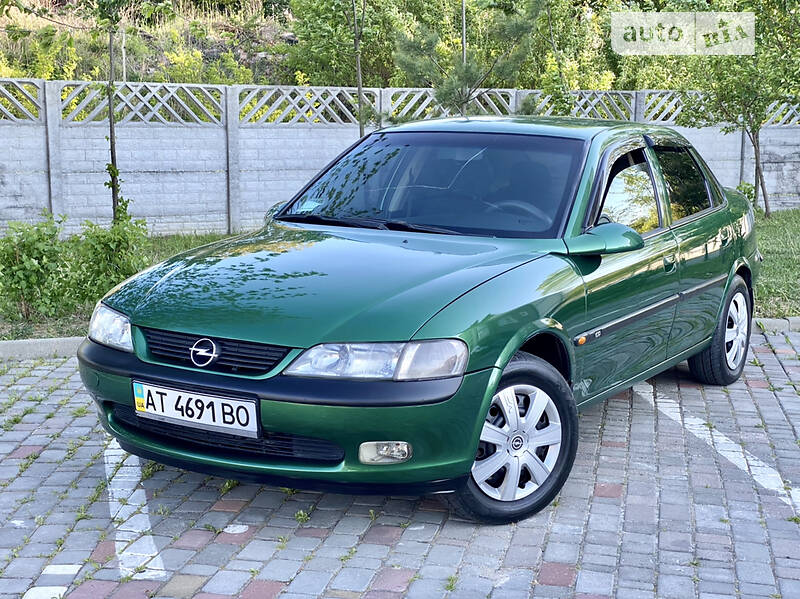 Седан Opel Vectra 1996 в Ивано-Франковске