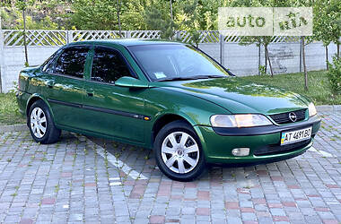 Седан Opel Vectra 1996 в Ивано-Франковске