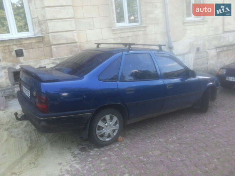 Седан Opel Vectra 1990 в Львове