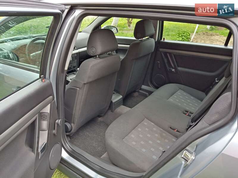 Універсал Opel Vectra 2008 в Рівному