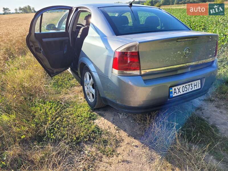 Седан Opel Vectra 2003 в Харькове