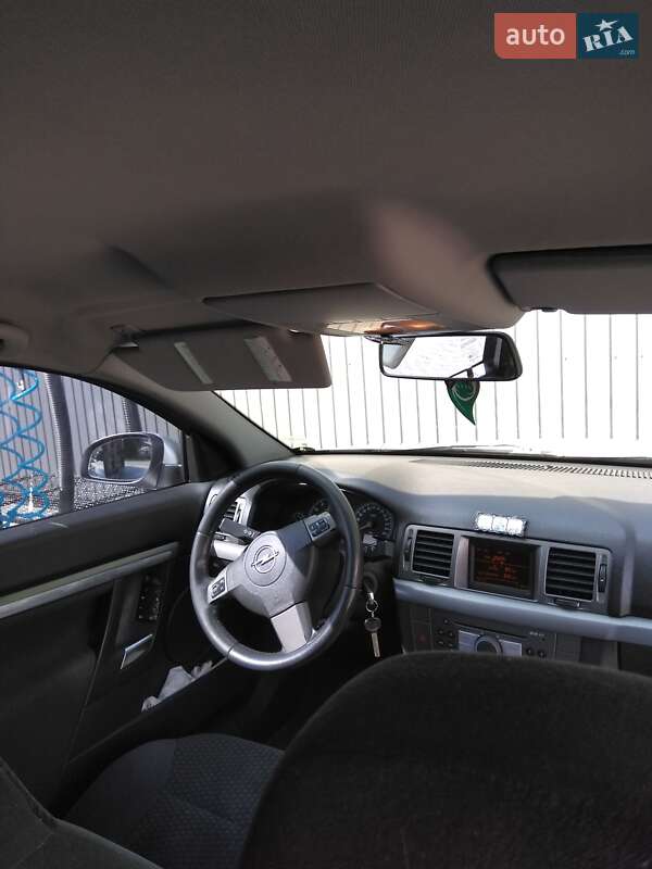 Седан Opel Vectra 2006 в Трускавці