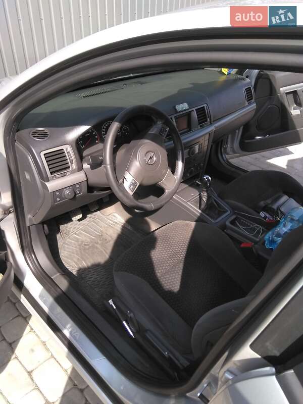 Седан Opel Vectra 2006 в Трускавці