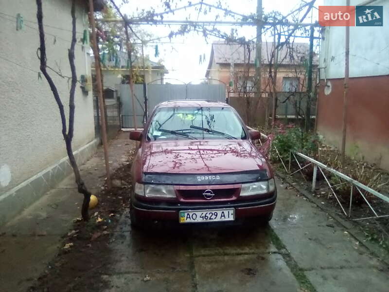 Седан Opel Vectra 1990 в Виноградове